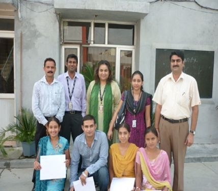 Adarsh Bhartiya College, Pathankot