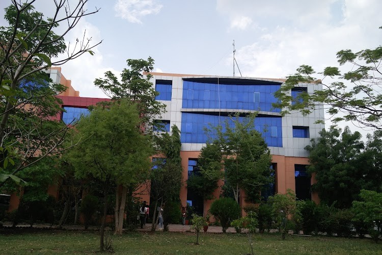 Alpine Institute of Technology, Ujjain