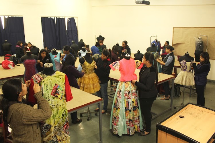 Amity School of Fashion Technology, Noida