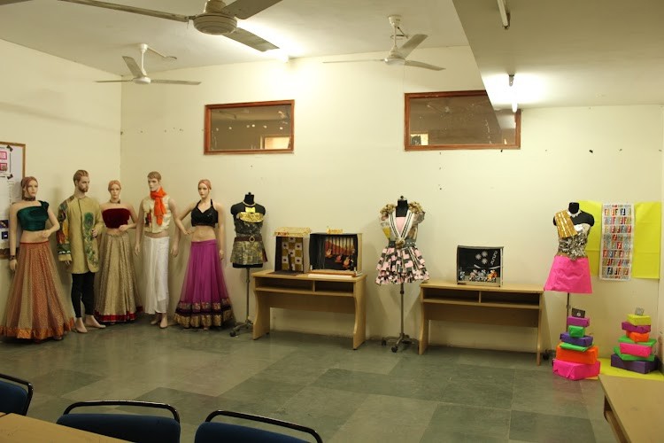 Amity School of Fashion Technology, Noida