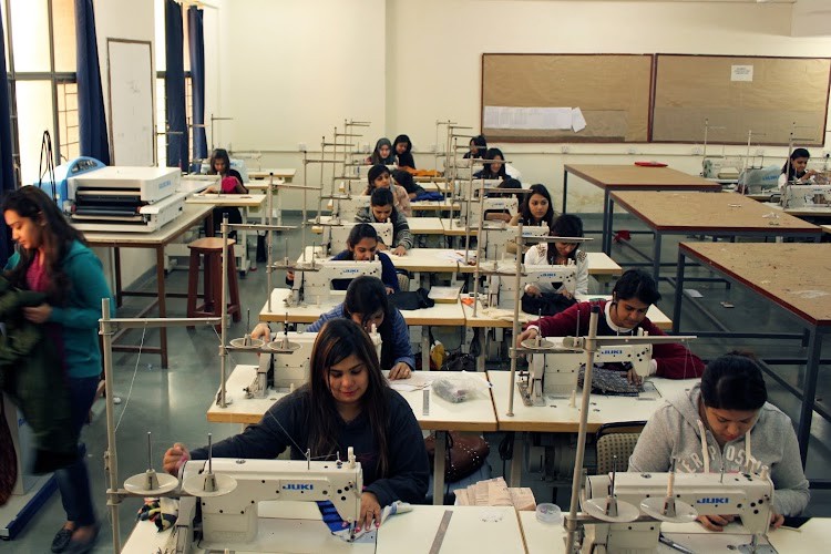 Amity School of Fashion Technology, Noida