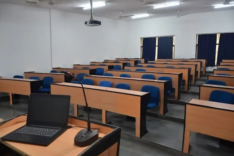 Amity School of Insurance, Banking and Actuarial Science, Noida