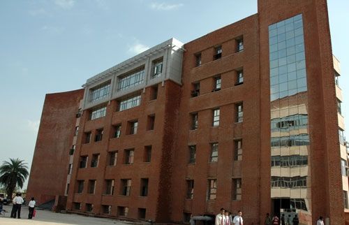 Amity School of Performing Arts, Noida