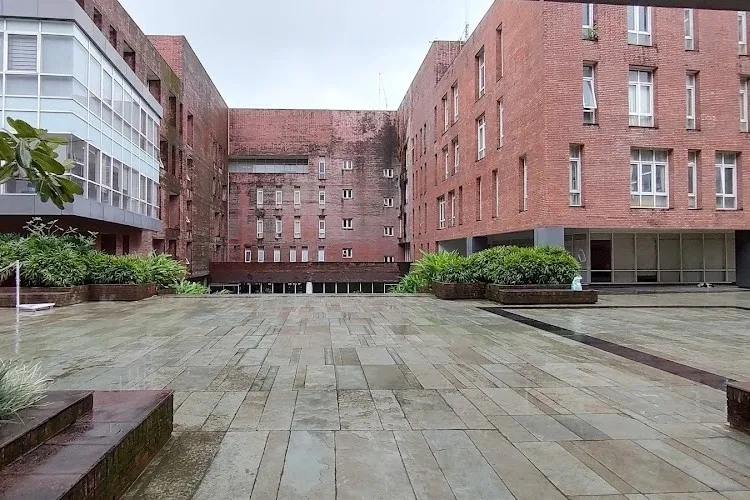 Amity University, Mumbai