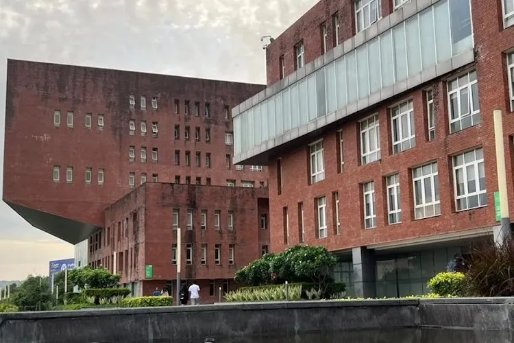 Amity University, Mumbai