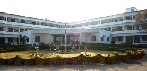 Amrapali Institute of Management and Computer Application, Nainital