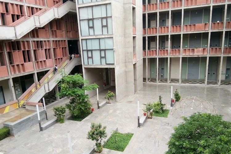 Ahmedabad University, Amrut Mody School of Management, Ahmedabad