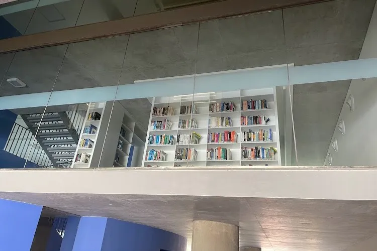 Ahmedabad University, Amrut Mody School of Management, Ahmedabad