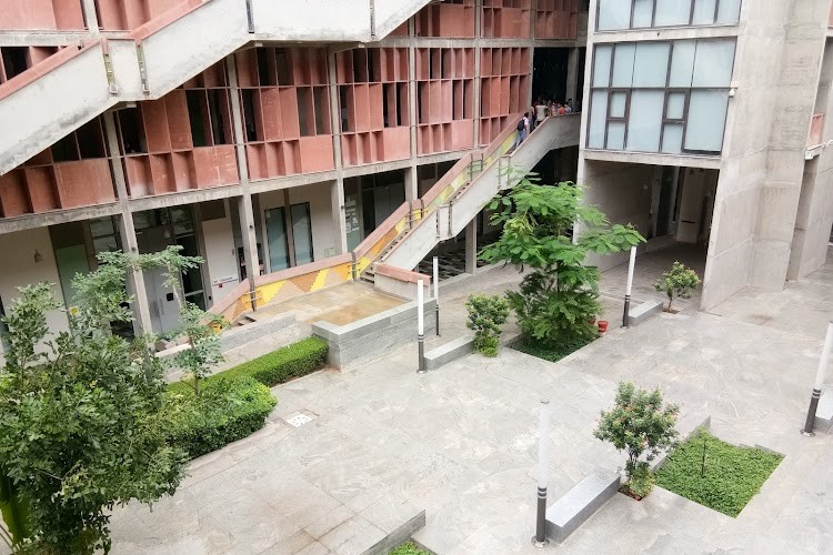 Ahmedabad University, Amrut Mody School of Management, Ahmedabad