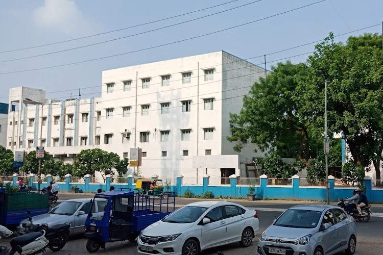 Anand Law College, Anand