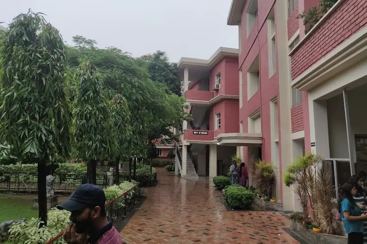 Apeejay College of Fine Arts, Jalandhar