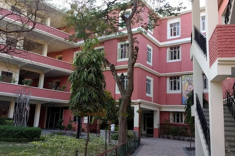 Apeejay College of Fine Arts, Jalandhar