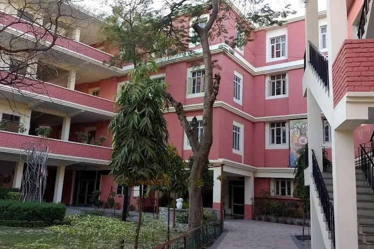 Apeejay College of Fine Arts, Jalandhar