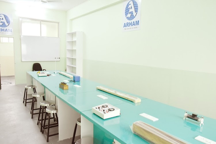 Arham College of Arts and Commerce, Pune