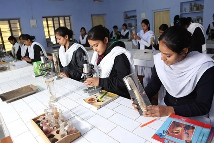 Arya Mahila Vidhyapeeth, Bharatpur