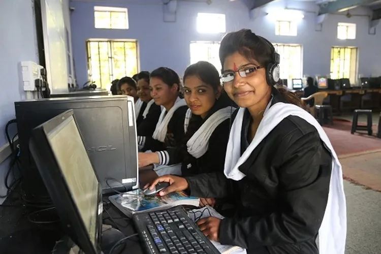 Arya Mahila Vidhyapeeth, Bharatpur