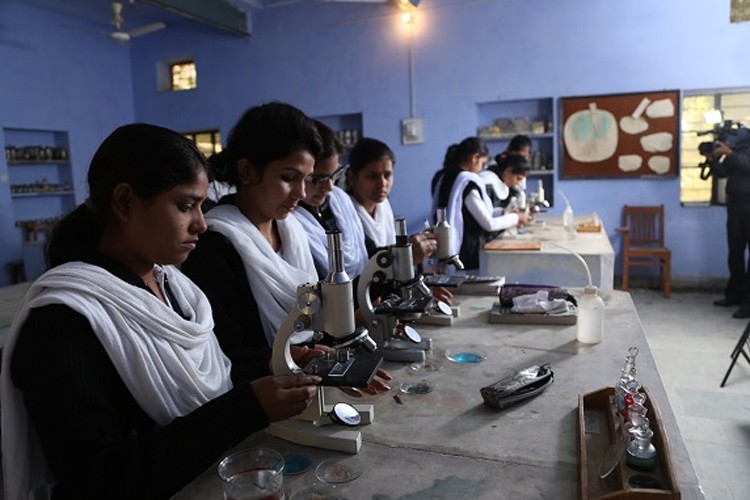 Arya Mahila Vidhyapeeth, Bharatpur