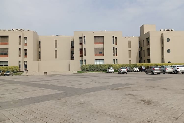 Auro University, Surat