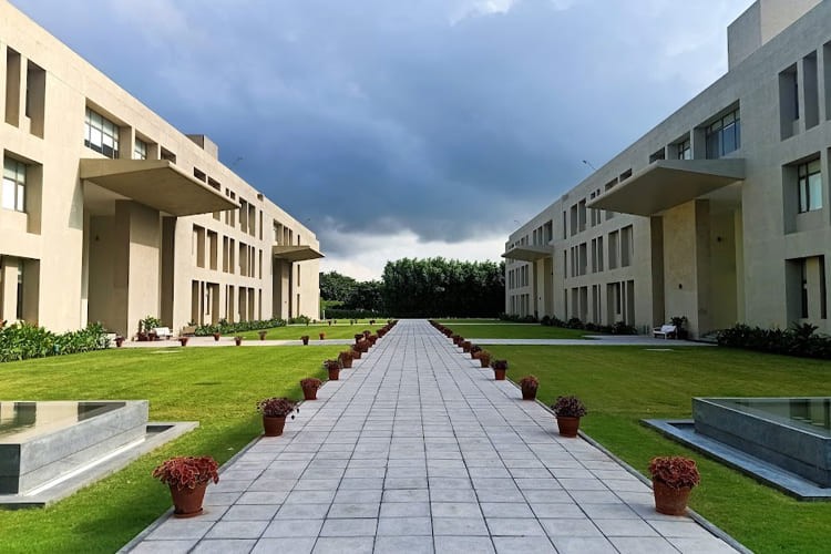 Auro University, Surat