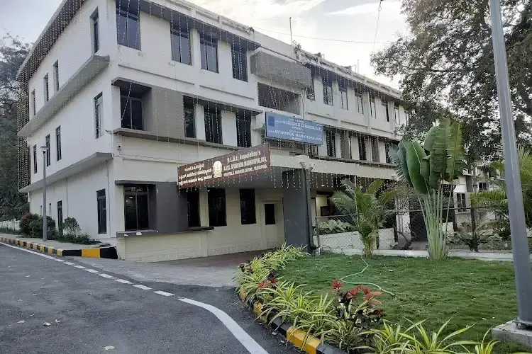 AVS Ayurveda Mahavidyalaya, Bijapur