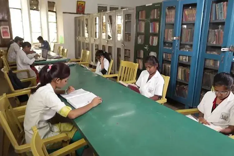 AVS Ayurveda Mahavidyalaya, Bijapur