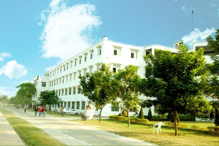 Azad Institute of Pharmacy and Research, Lucknow
