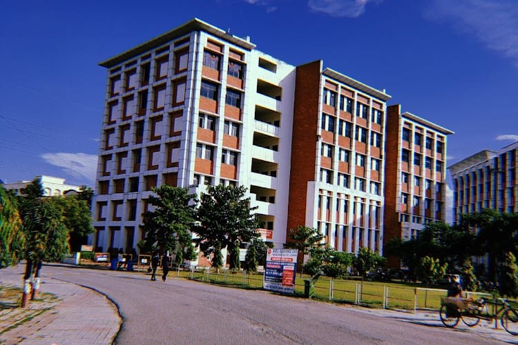 Babu Banarasi Das University, Lucknow
