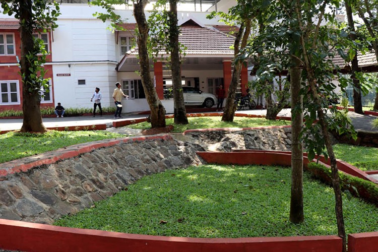 Bhavan's College of Arts and Commerce, Kochi