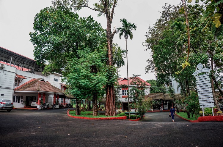 Bhavan's College of Arts and Commerce, Kochi