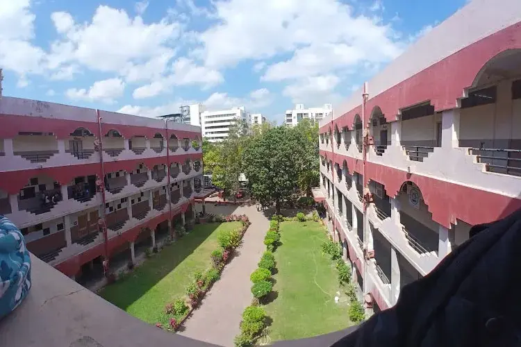 BRCM College of Business Administration, Surat