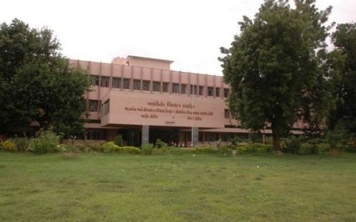C & SH Desai Arts and LKL Doshi Commerce College, Kheda