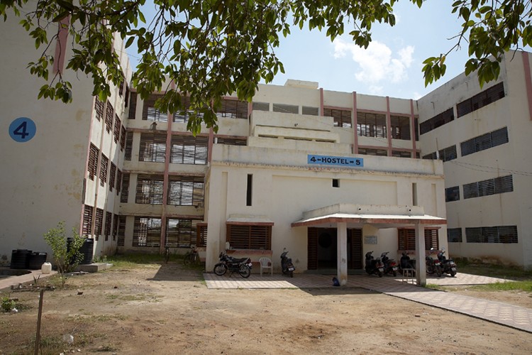 C. U. Shah Medical College, Surendra Nagar