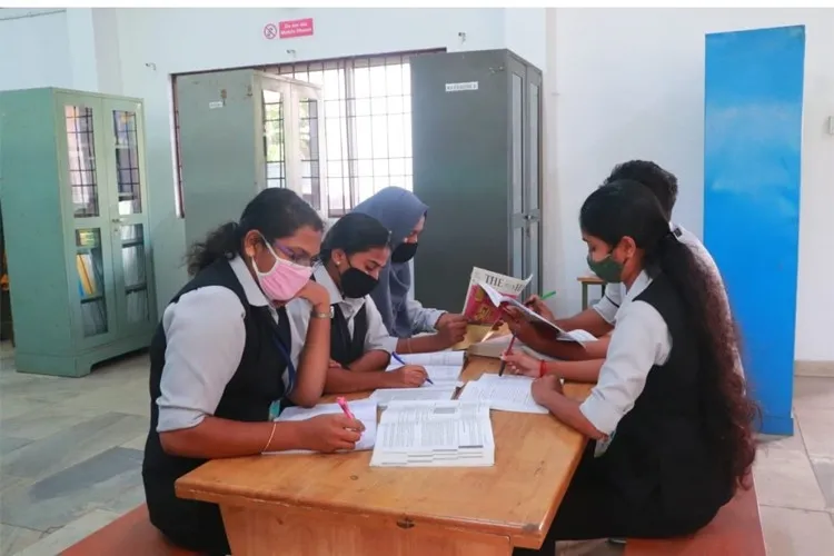 Cochin Arts and Science College, Ernakulam