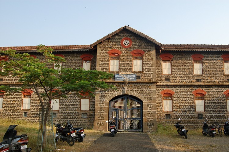 D.E.S's Shri. Navalmal Firodia Law College, Pune