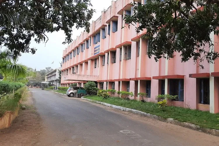 Dantuluri Narayana Raju College, West Godavari