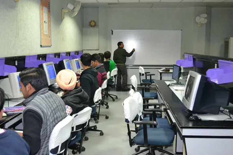 DAV College, Amritsar