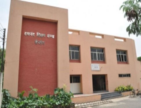 Dayanand College of Pharmacy, Latur