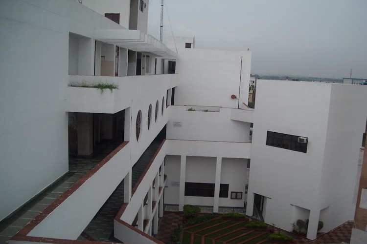 Delhi Institute of Advanced Studies, New Delhi