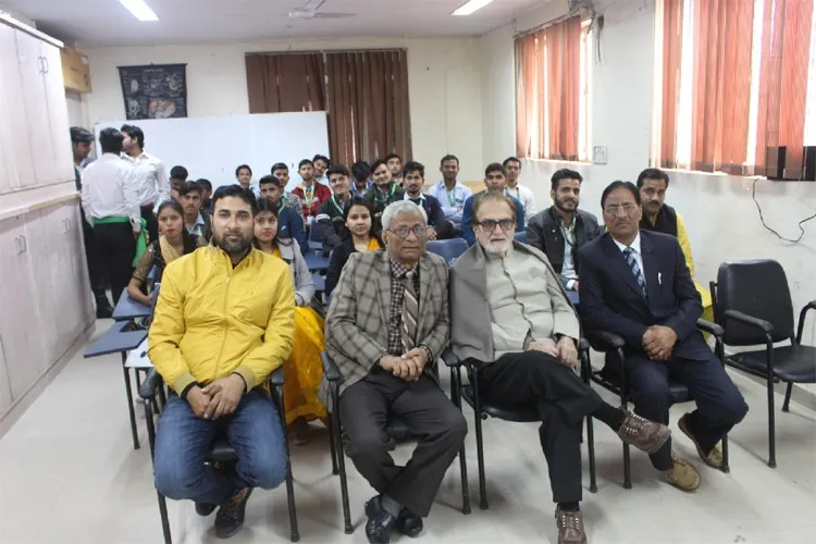 Delhi Paramedical and Management Institute, Agra