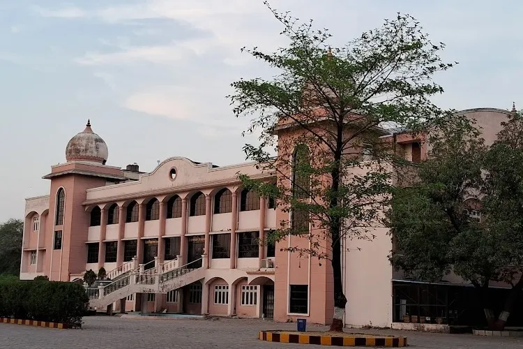 Devi Ahilya Vishwavidyalaya, Indore