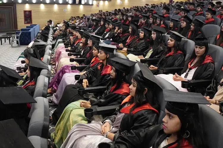 Dezyne E'cole College, Ajmer