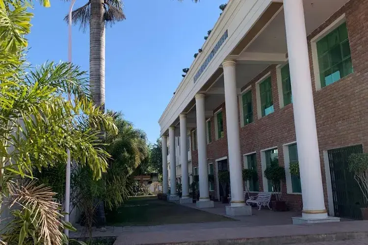 Dezyne E'cole College, Ajmer