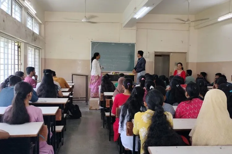 Dr. Arvind B. Telang Senior College of Arts, Science and Commerce, Pune