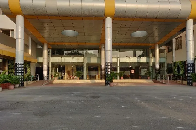 Dr. D. Y. Patil Unitech B-School, Pune