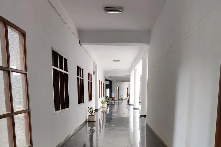 Dr. Ram Manohar Lohiya National Law University, Lucknow