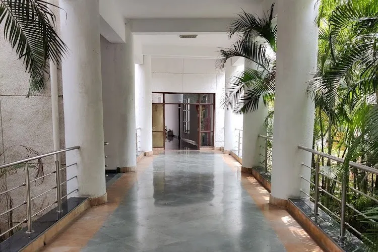 Dr. Ram Manohar Lohiya National Law University, Lucknow