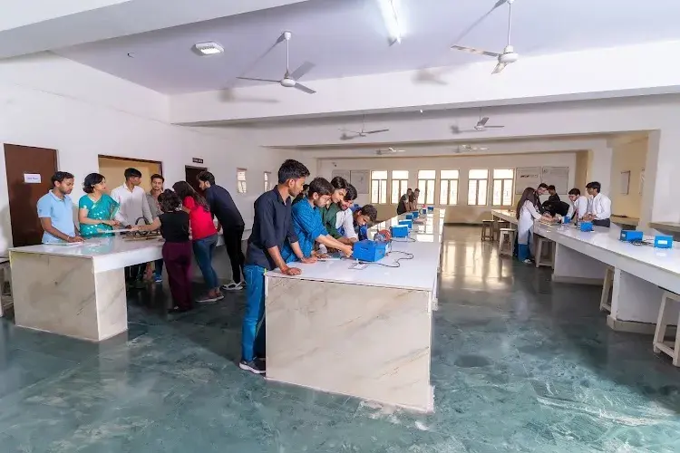 Dronacharya Group of Institutions, Greater Noida