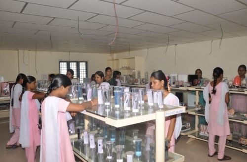 Duvvuru Ramanamma Women's College, Guduru