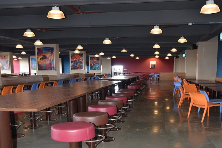 DY Patil School of Management, Pune