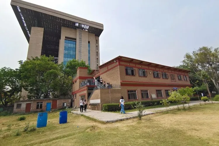Dyal Singh College, New Delhi